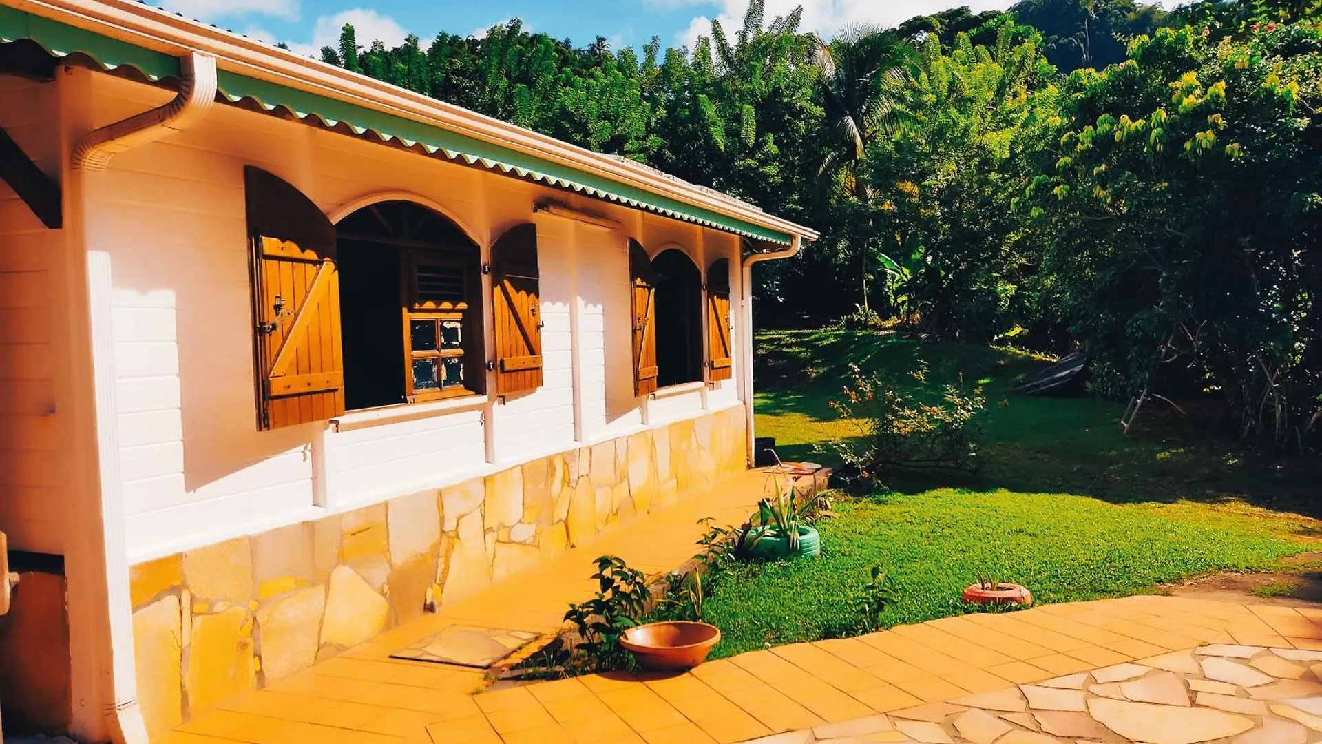 La Villa Mil'Or, Ideale Pour Vos Petits Evenements & Magnifique Vue Sur La Baie Du Robert 르 로베르