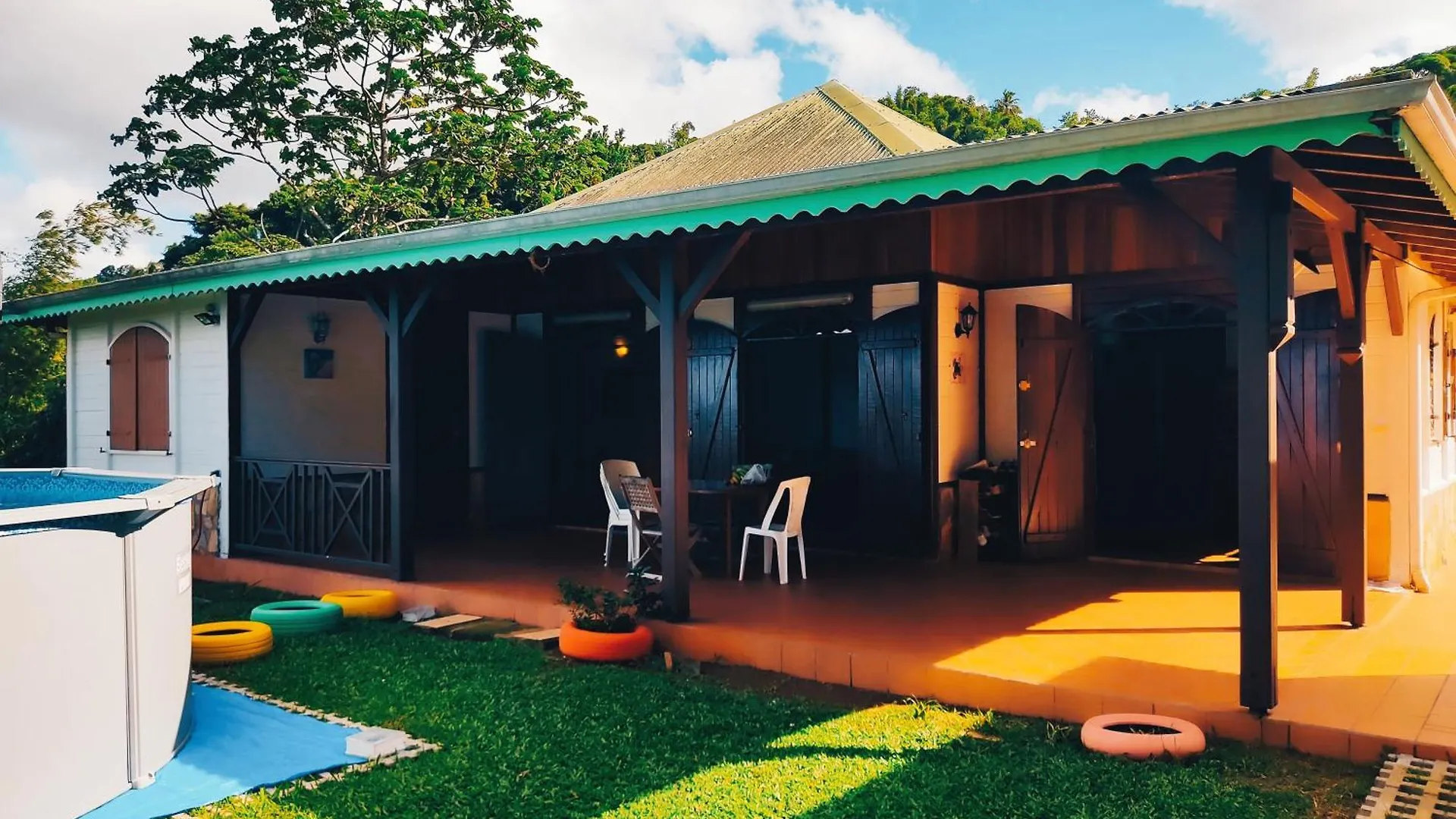 La Villa Mil'Or, Ideale Pour Vos Petits Evenements & Magnifique Vue Sur La Baie Du Robert  르 로베르